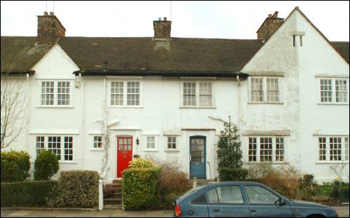 043-45 Erskine Hill